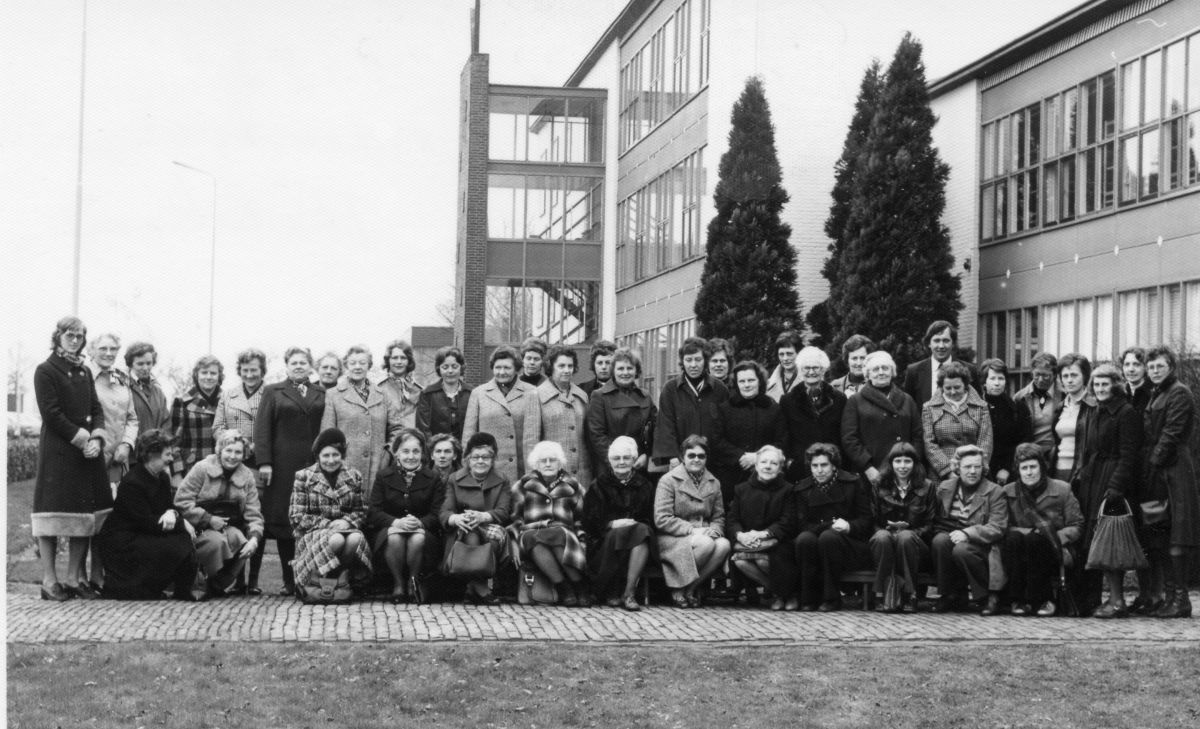 Plattelandsvrouwen. afd. Giekerk